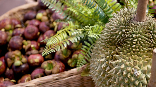 市场摊位摄影照片_乡村摊位上的水果和蔬菜。