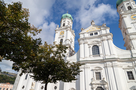 在德国巴伐利亚州帕绍的圣斯蒂芬大教堂 (Dom St. Stephan) 查看