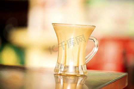 热奶茶摄影照片_一杯热奶茶，奶茶（普通柴）在巴基斯坦很受欢迎