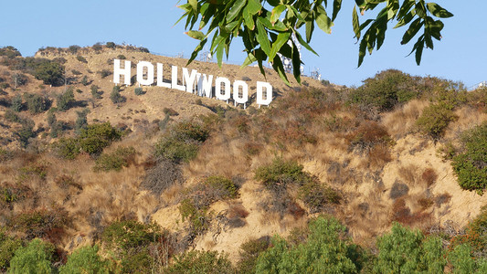 电影招牌摄影照片_美国加利福尼亚州洛杉矶 — 2019年11月7日：标志性的好莱坞标志。