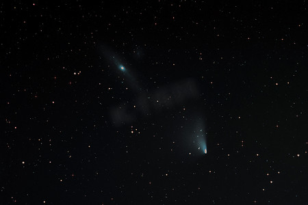 仙女座星系附近的 Panstarrs 彗星