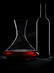 解百纳摄影照片_“红酒、瓶子和醒酒器”