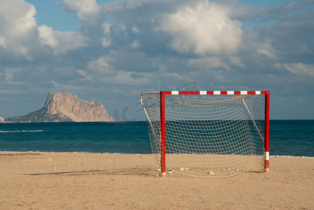 沙滩足球摄影照片_沙滩足球球门