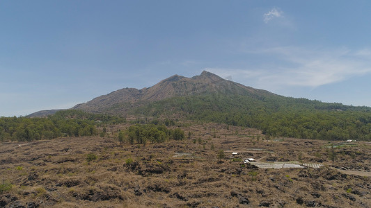 巴图尔摄影照片_与巴图尔火山的山地景观