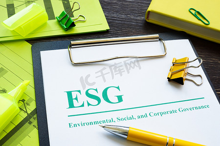 关于 ESG 环境、社会和公司治理的论文和记事本。