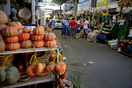 萨尔瓦多公开市场的顾客