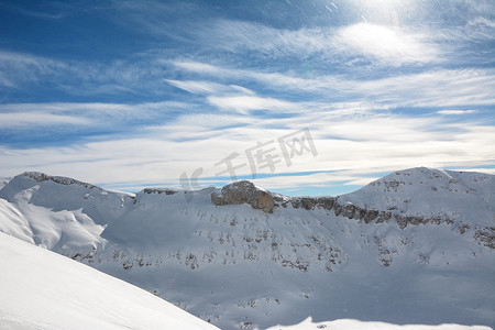 冬天山摄影照片_冬天山风景