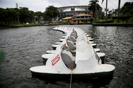 lago do itororo 的脚踏船