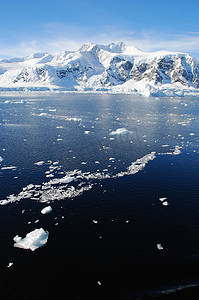 北极的冰摄影照片_与冰山的南极风景