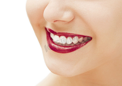 牙齿笑容摄影照片_完美的笑容和健康洁白的天然牙齿，为牙科和美容而开心微笑
