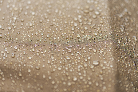雨滴，防水织物上的水特写。