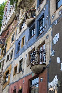 带露台的 Hundertwasser 房子 - 维也纳