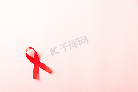 红色蝴蝶结丝带标志 HIV、艾滋病癌症意识