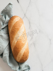 英国白布卢默或巴顿面包