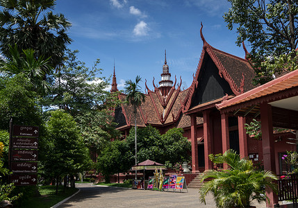 旅游设计摄影照片_柬埔寨金边市国家博物馆地标建筑外​​观