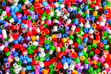 多色塑料哈马珠儿童玩具