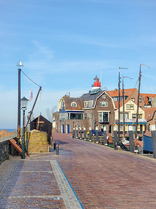 荷兰弗莱福兰渔村 Urk 的老港口，美丽的 Spring ay 在前荷兰 Urk 岛