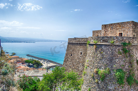 海港风景摄影照片_从 Pizzo Calabro 的 Murat Castle 鸟瞰全景