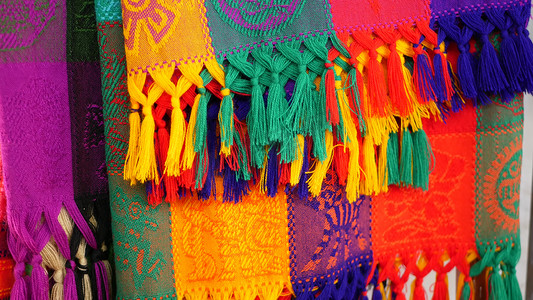 五颜六色的墨西哥羊毛 serape 毛毯质地。