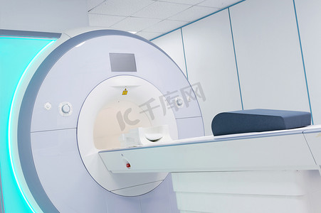 眼球成像摄影照片_MRI - 磁共振成像扫描设备