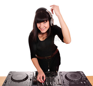 美丽快乐的女孩 dj 与转盘