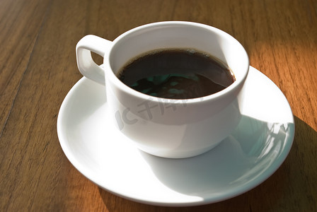 清晨一杯热咖啡
