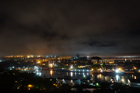 梅奥摄影照片_夜景与迪奥梅德湾的景​​色。