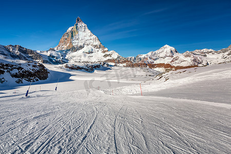 瑞士采尔马特的阳光滑雪场和马特洪峰