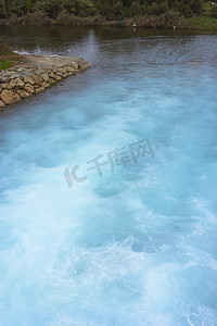 热电厂废水排入河流