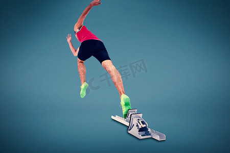 男运动员从起跑台跑动的合成图像