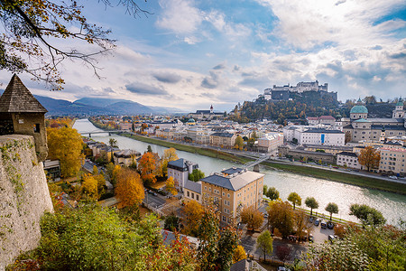 欧洲城市之旅：秋天的萨尔茨堡老城，多彩的阳光，奥地利