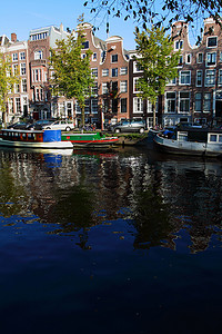 船屋摄影照片_有船屋的宁静阿姆斯特丹运河