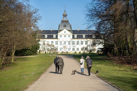王者夏洛特摄影照片_丹麦哥本哈根的夏洛滕隆宫