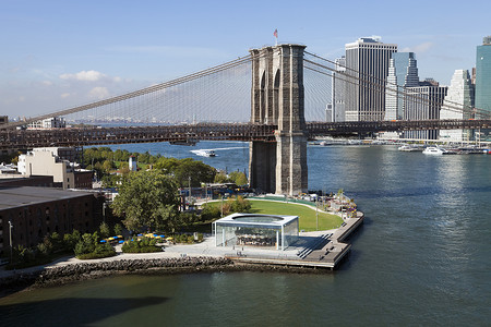 布鲁克林大桥摄影照片_纽约市中心 w 布鲁克林大桥和布鲁克林公园
