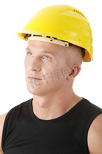 黄色头盔的年轻英俊生成器。