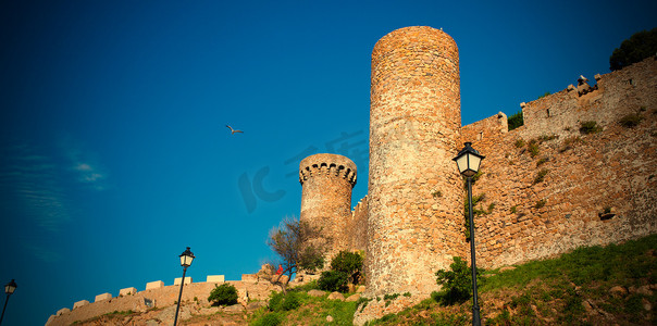 西班牙滨海托萨，中世纪堡垒 Vila Ve 的瞭望塔