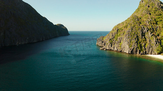 与热带海岛爱妮岛，巴拉望岛，菲律宾的海景