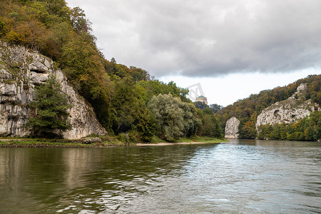德国巴伐利亚凯尔海姆附近多瑙河突破的多瑙河谷