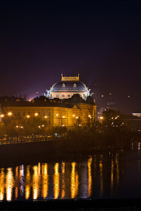 布拉格国家剧院夜景