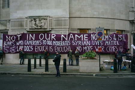 英国 - 伦敦 - 反对轰炸叙利亚的抗议活动