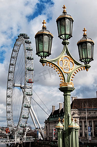 伦敦眼——伦敦泰晤士河南岸的巨型摩天轮