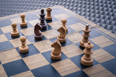 木制棋盘经营战略理念概念背景。