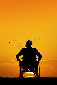 坐在轮椅上的残疾人