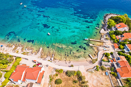 科尔丘拉岛上 Prizba 海滩的鸟瞰图