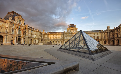 法国卢浮宫博物馆