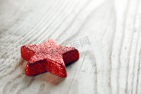 红色的星摄影照片_红色圣诞星