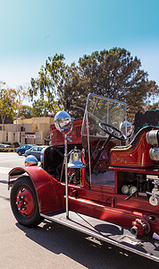 红色 1931 Seagrave Suburbanite 500 GPM Pumper 消防车