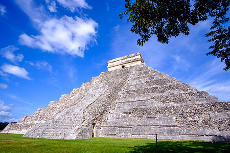 奇琴伊察玛雅金字塔 El Castillo 的风景