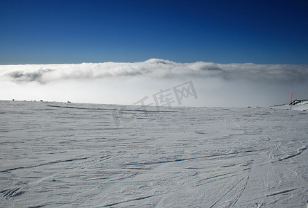“西西里岛埃特纳火山上的雪”