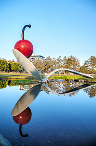 明尼阿波利斯雕塑花园的勺桥和樱桃